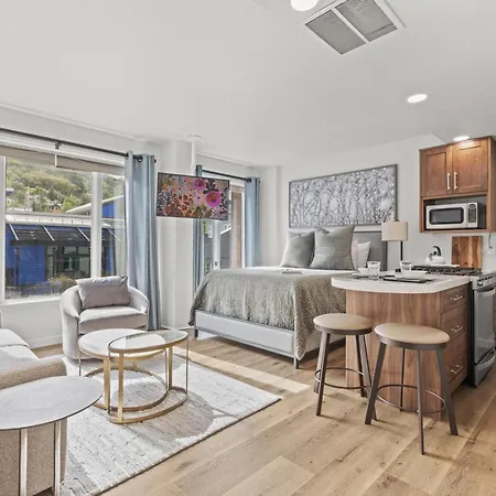 Galleria 307-Studio Home